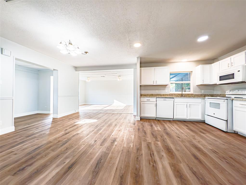 830 N SUNSET DRIVE, MOUNT DORA, FL — photo 4 of 30