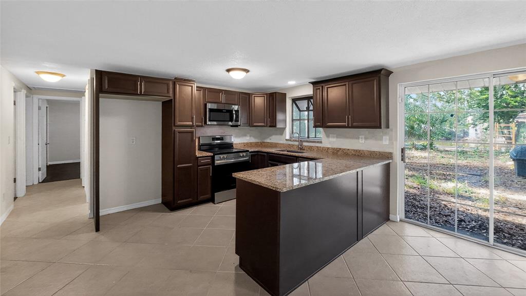 17220 ESTES ROAD, LUTZ, FL — photo 4 of 25