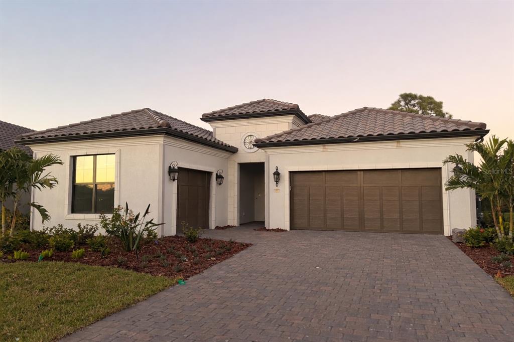 348 CORELLI DRIVE