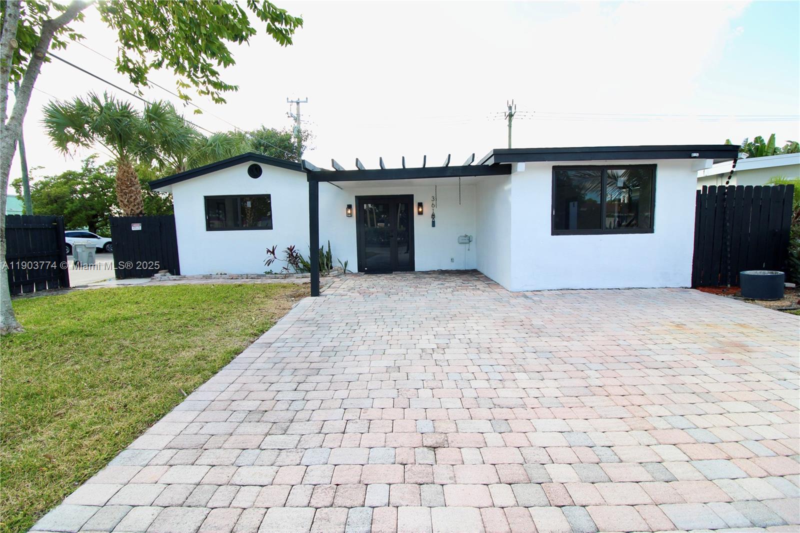 3611 NE 17th Ave, Pompano Beach FL 33064