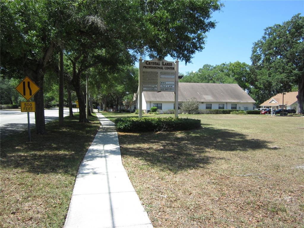 209 CRYSTAL GROVE BOULEVARD, LUTZ, FL — photo 2 of 9