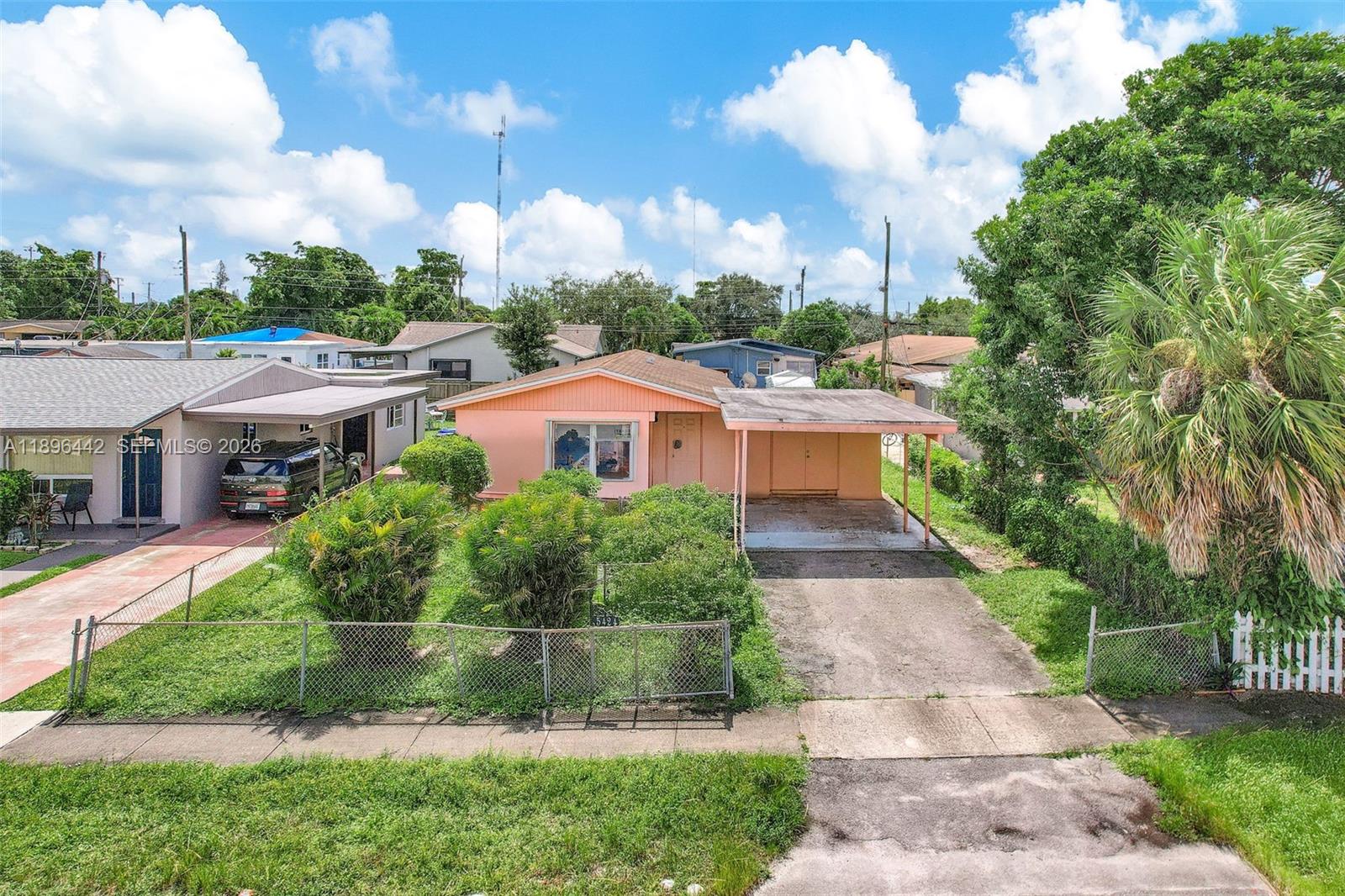 5424 Mayo St, Hollywood FL 33021