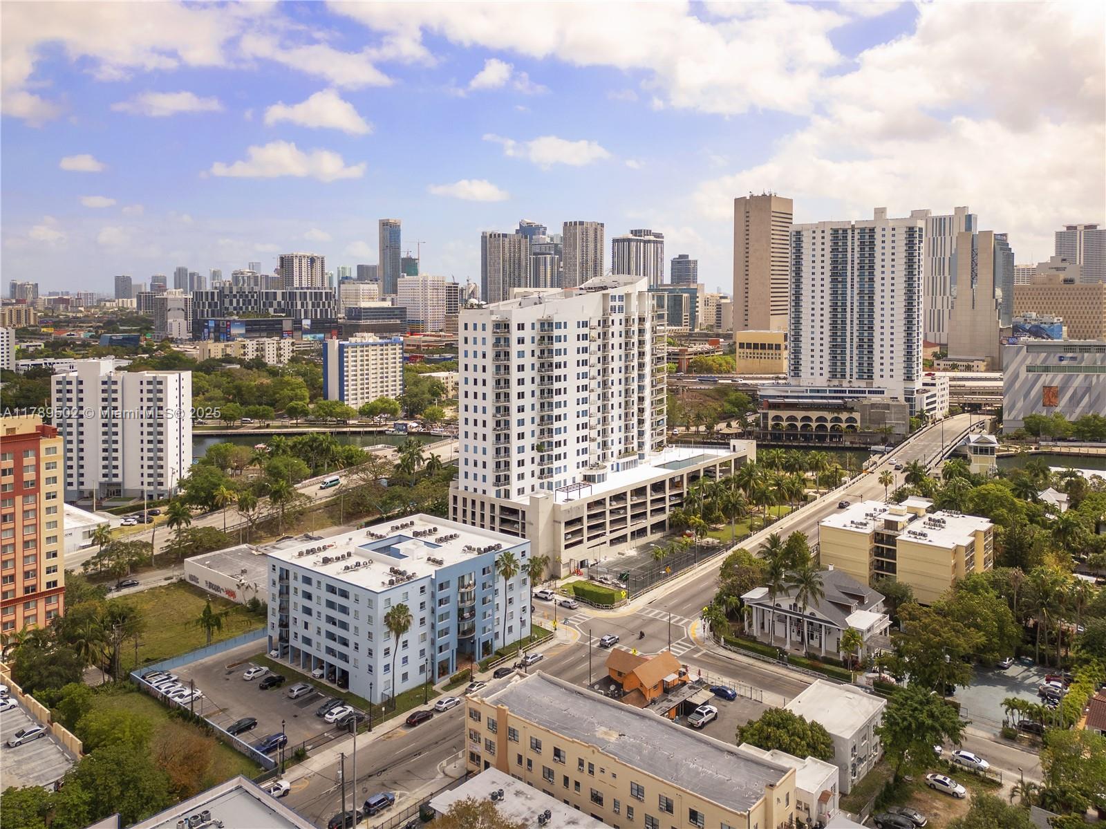 501 SW 1st St # 307, Miami FL 33130