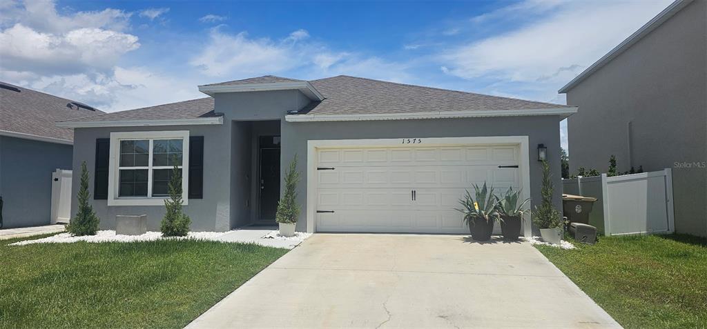 1575 BARBERRY DRIVE