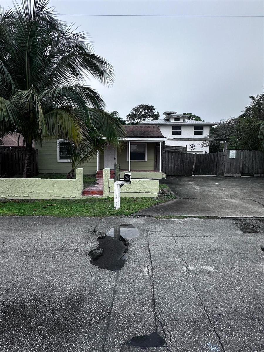 130 NE 4th Avenue, Boynton Beach FL 33435