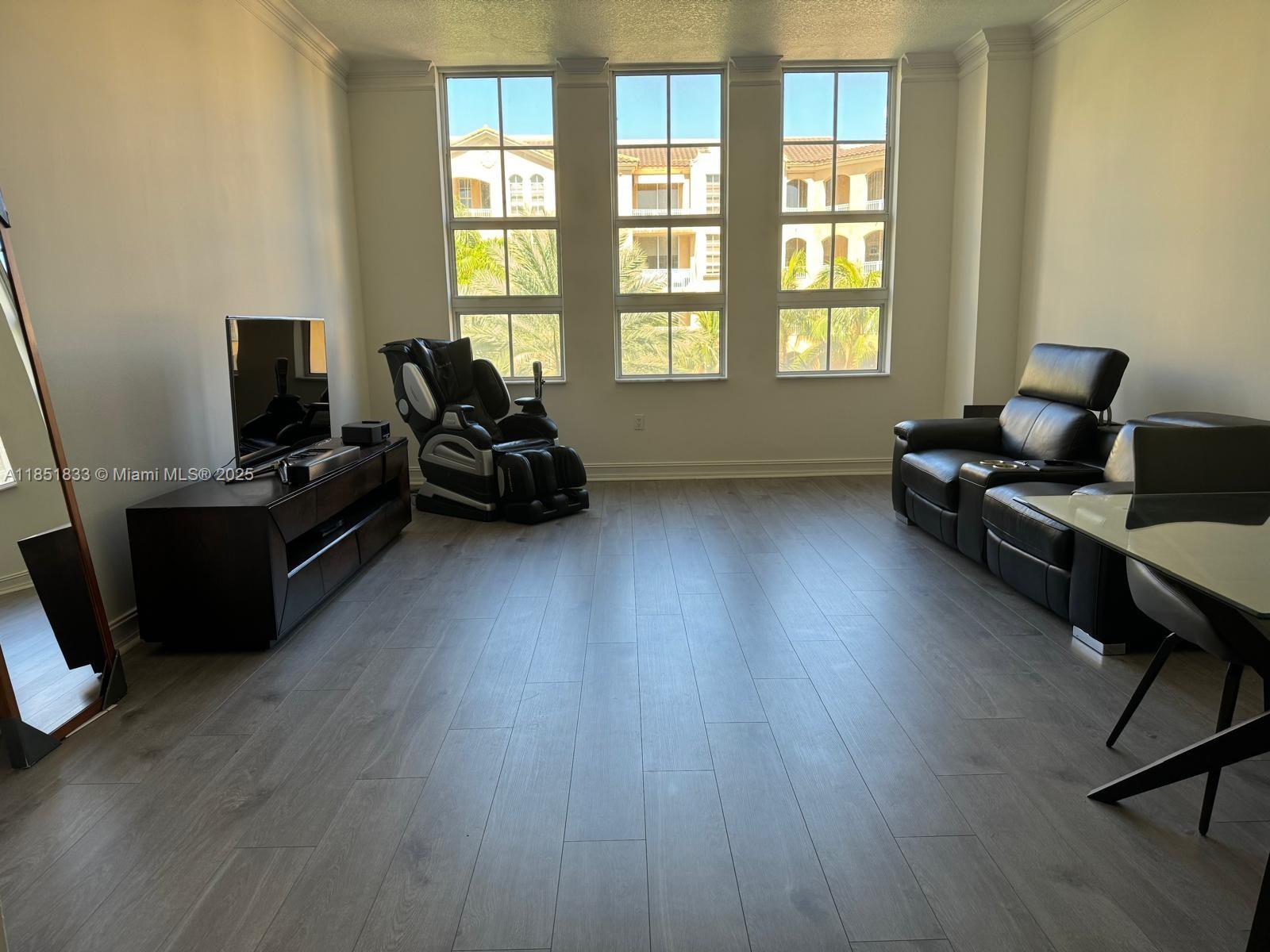 3001 NE 185th St # 434, Aventura FL 33180