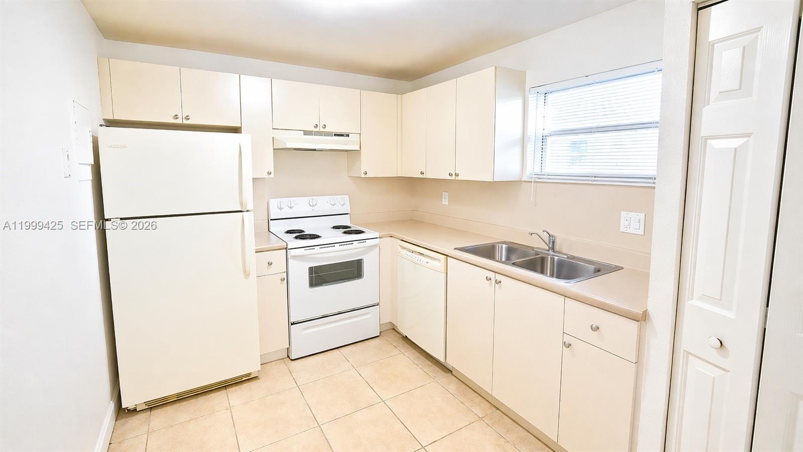 4255 N University Dr # 308, Sunrise FL 33351