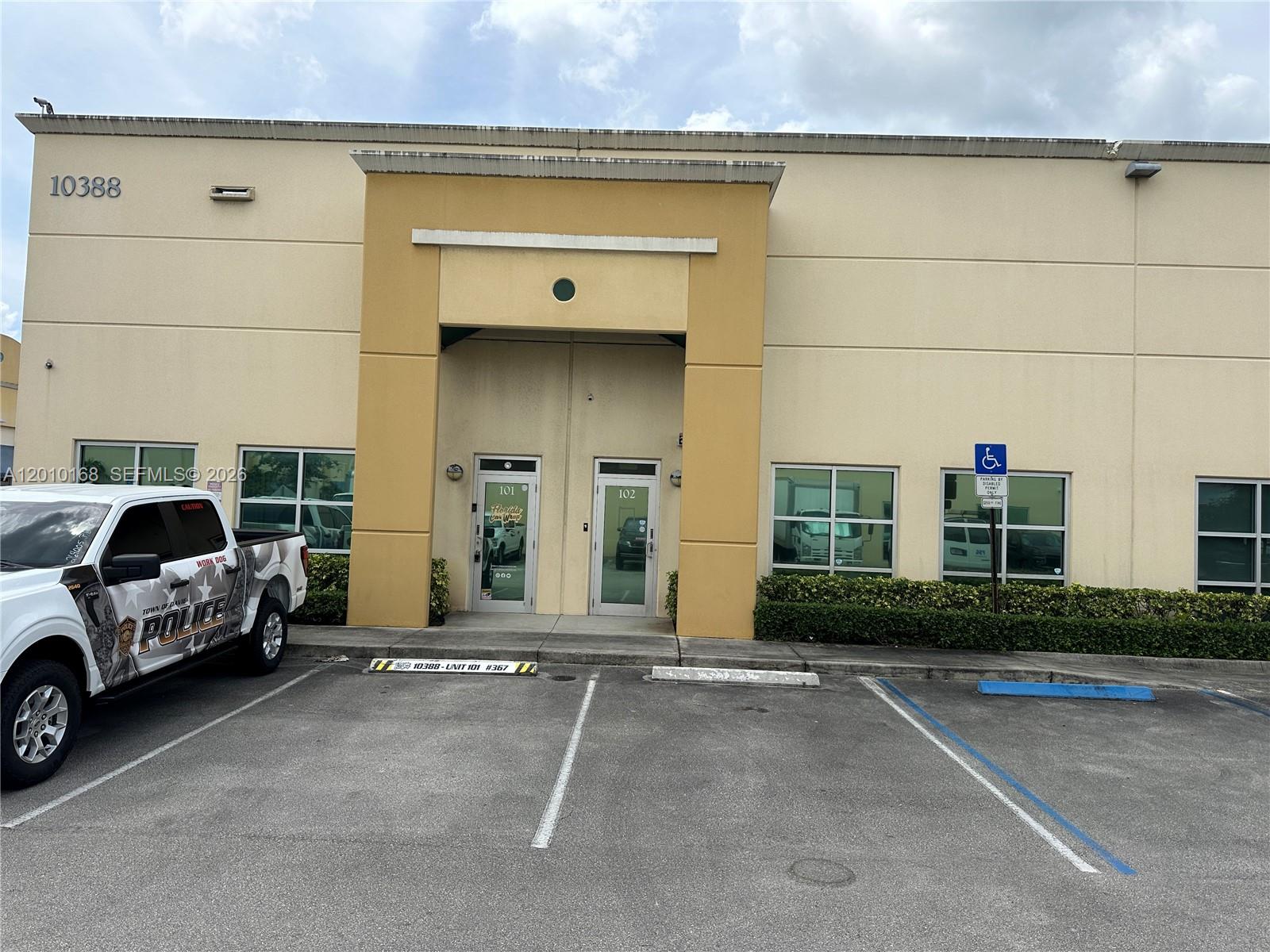 10388 W State Road 84 # 102, Davie FL 33324