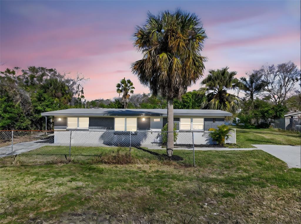 4505 COTTONWOOD DRIVE