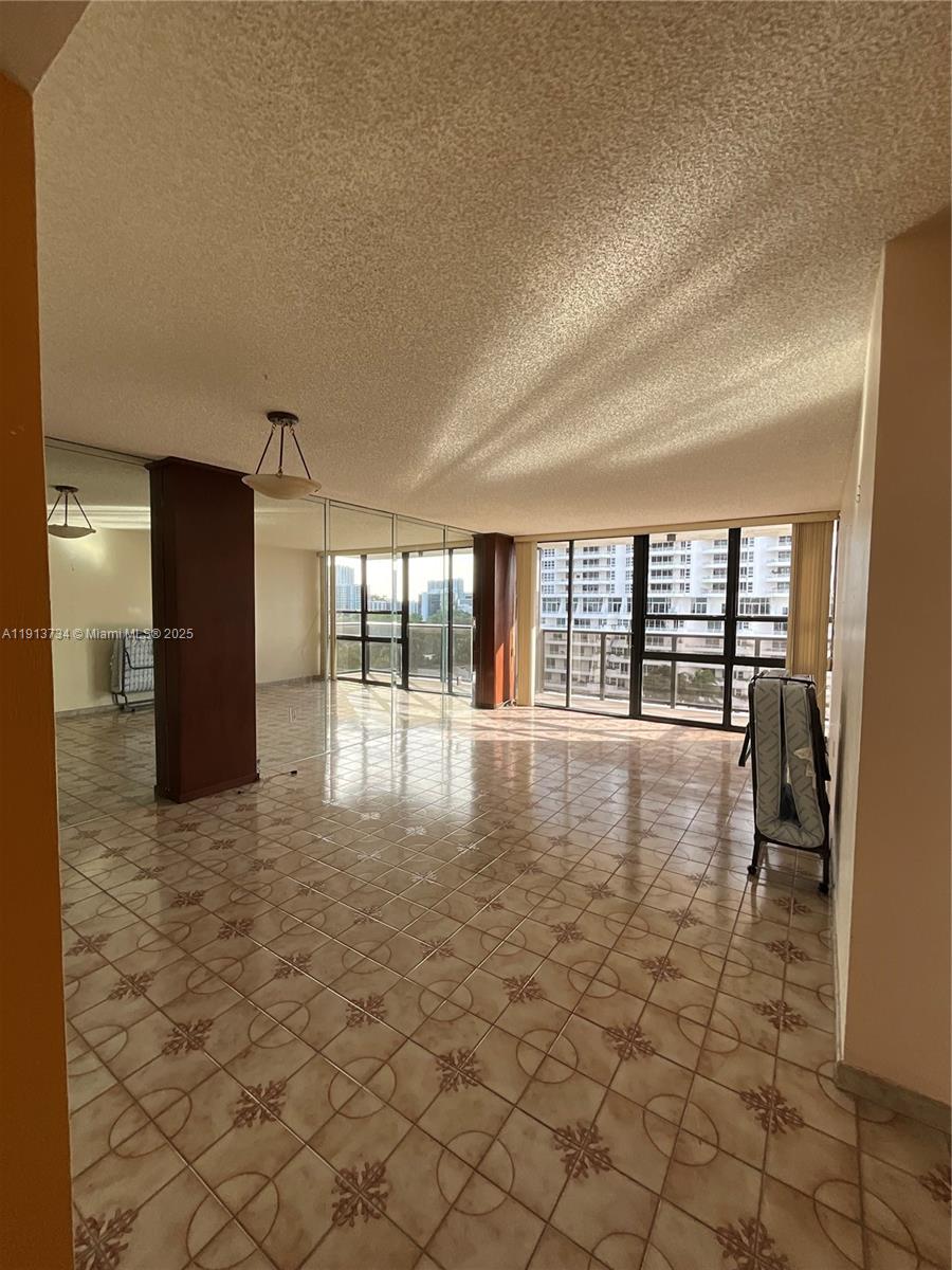 600 NE 36th St # 817, Miami FL 33137