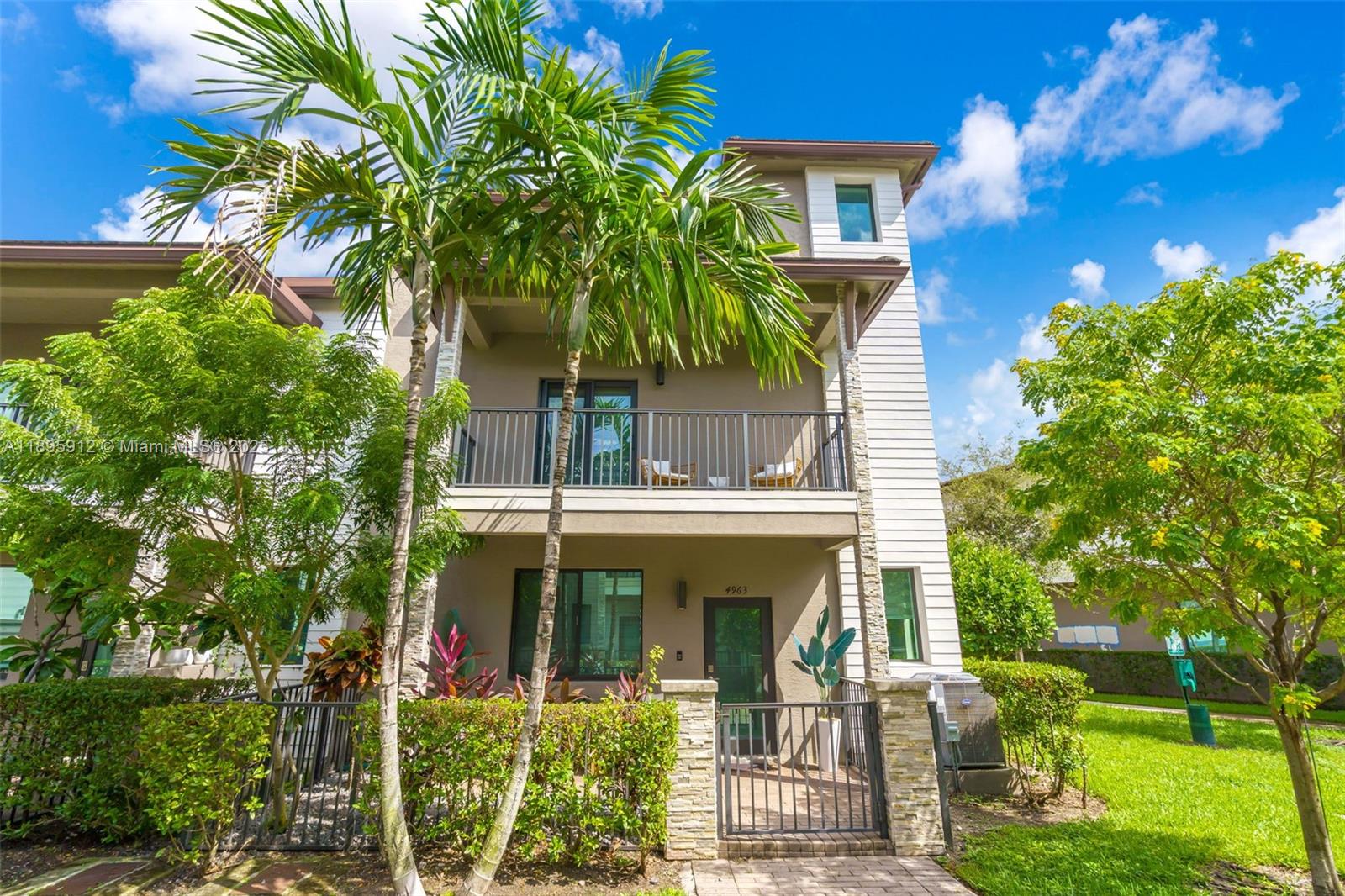 4963 NW 83rd Path # 4963, Doral FL 33166