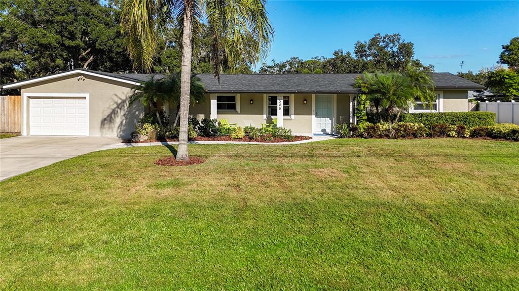 505 E LAKE DRIVE