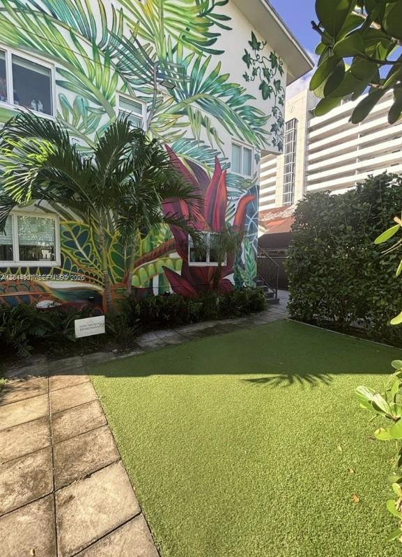 560 NW 1st St # 7, Miami FL 33128