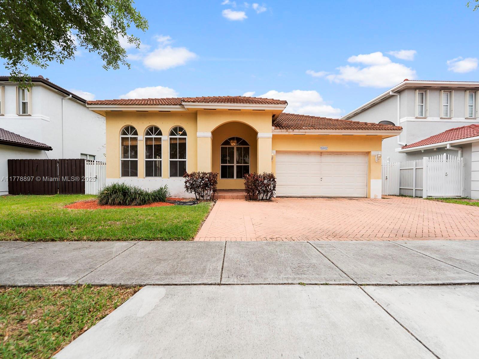 15932 SW 63rd Ter, Miami FL 33193