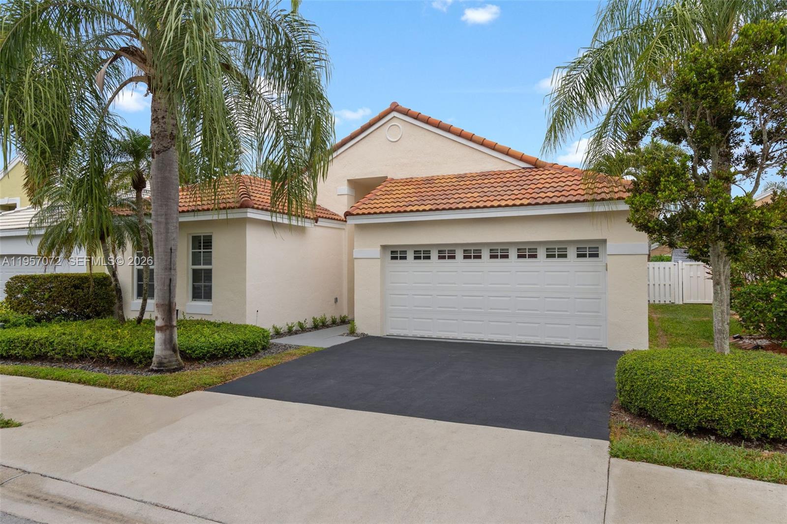 332 Bridgeton Rd, Weston FL 33326