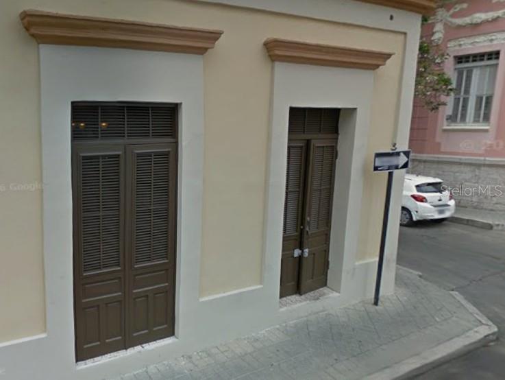 101 CALLE REINA