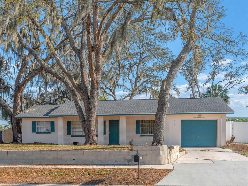 1001 HALLWOOD LOOP