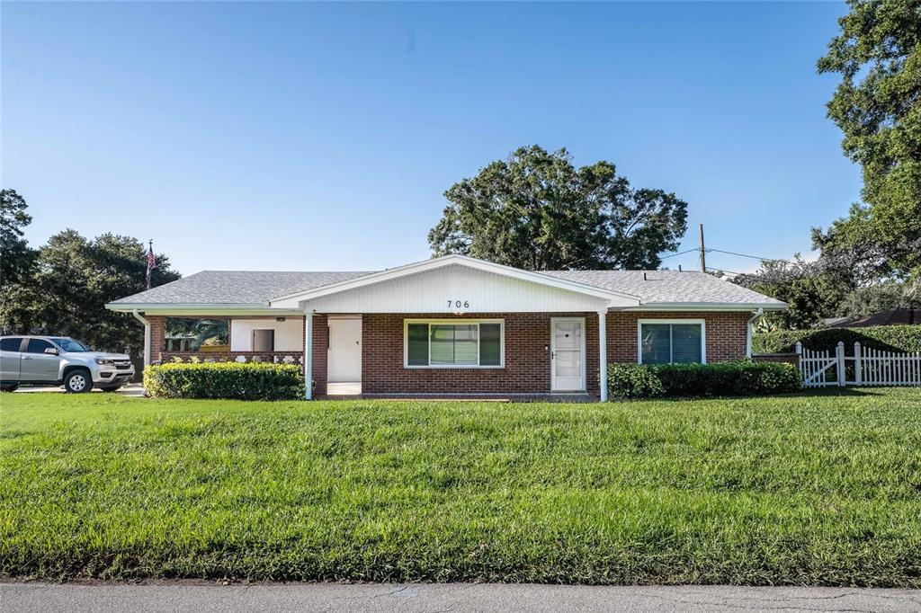 706 PATRICIA PL
