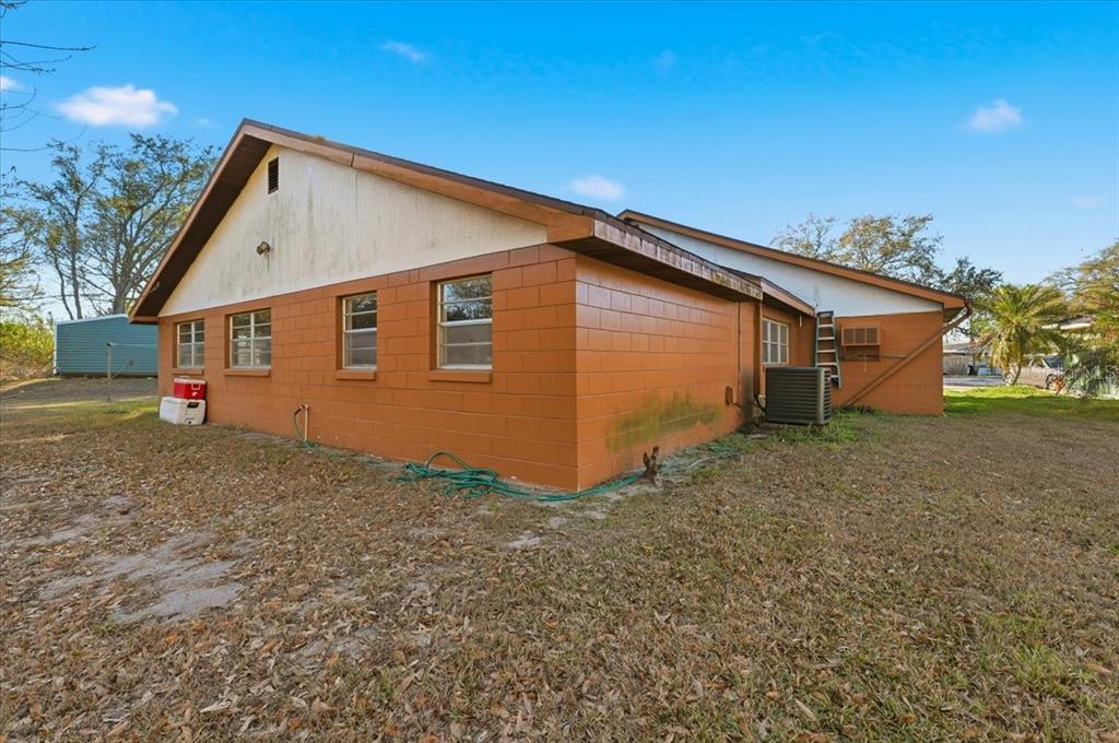 111 SUNSET DRIVE E, WINTER HAVEN, FL — photo 4 of 30