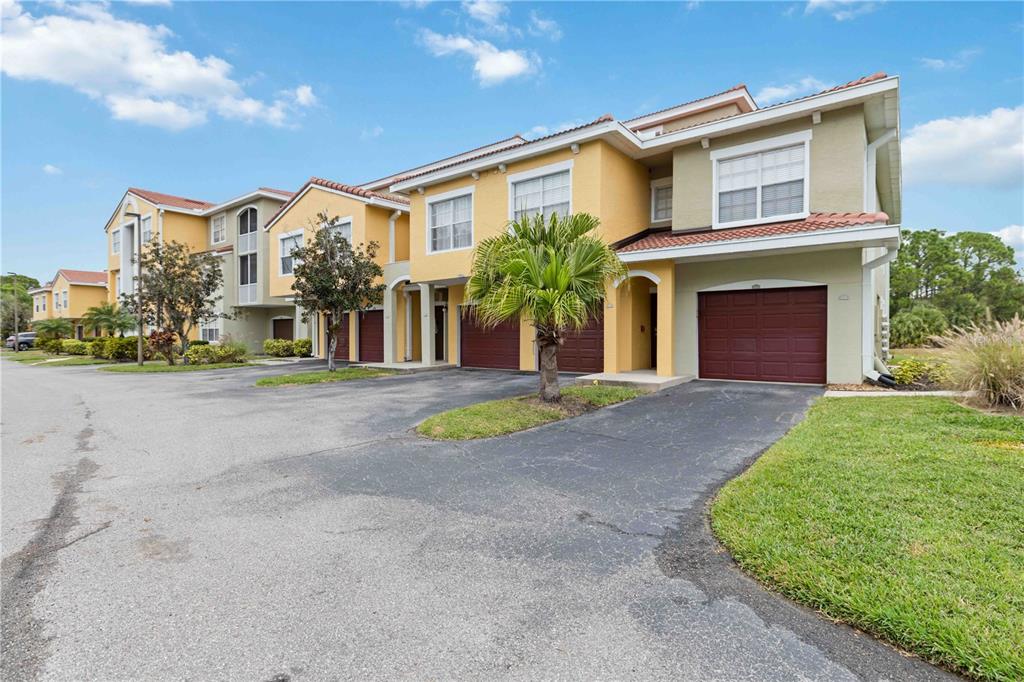 5601 BENTGRASS DRIVE UNIT 10-112