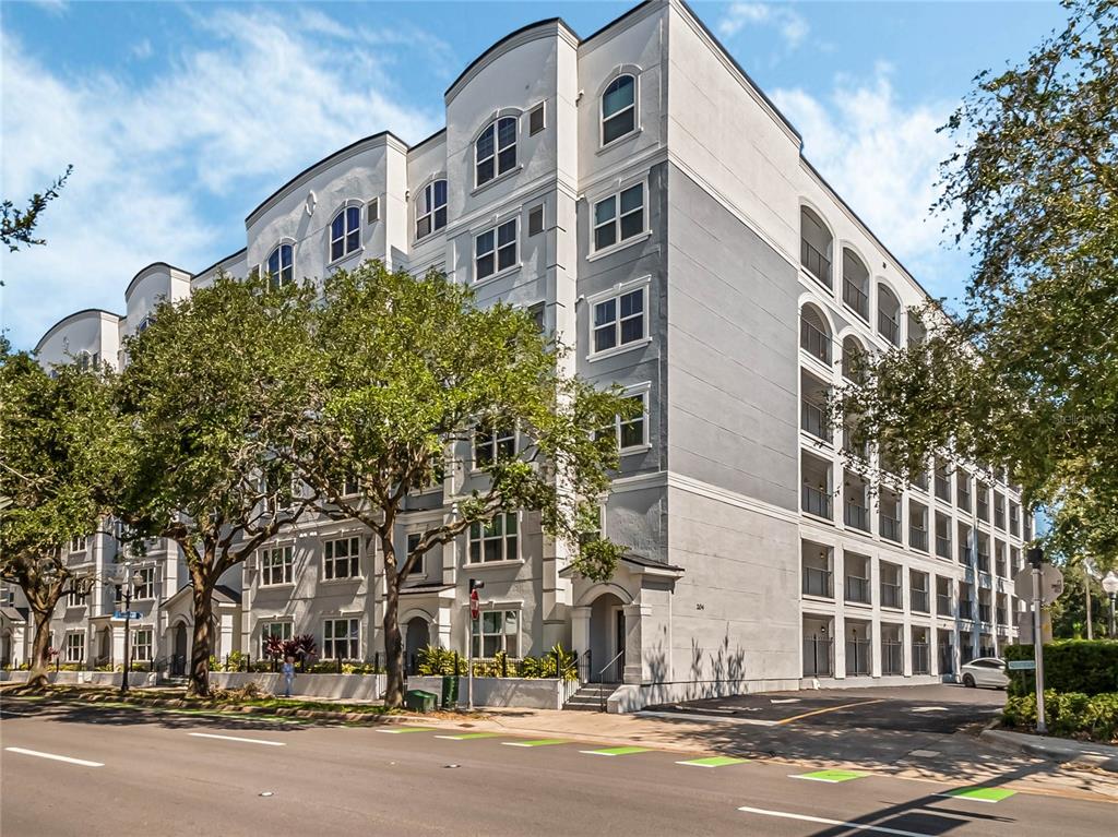 202 E SOUTH STREET UNIT 3051