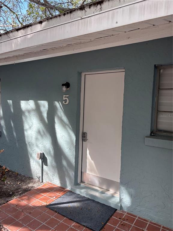 170 ROOSEVELT DRIVE UNIT 5, SARASOTA, FL — photo 2 of 18
