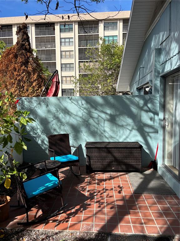 170 ROOSEVELT DRIVE UNIT 5, SARASOTA, FL — photo 3 of 18