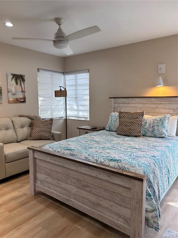 170 ROOSEVELT DRIVE UNIT 5, SARASOTA, FL — photo 4 of 18