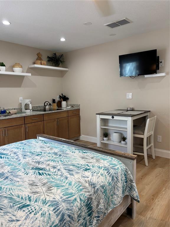 170 ROOSEVELT DRIVE UNIT 5, SARASOTA, FL — photo 5 of 18