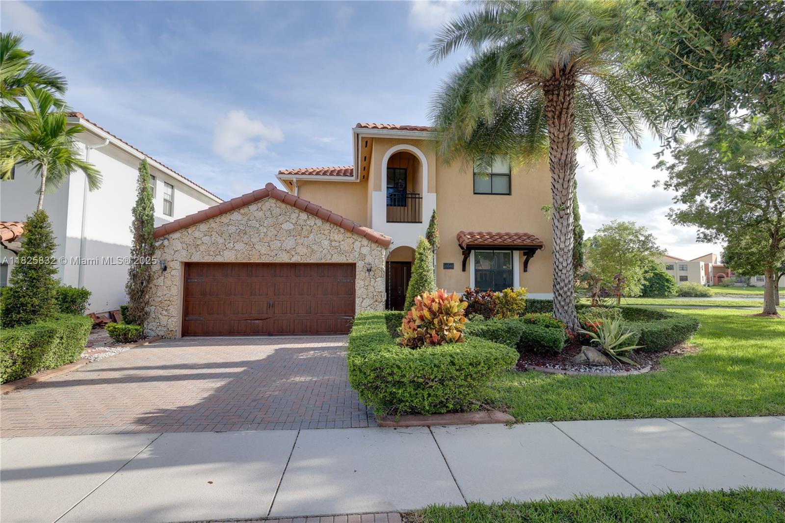10040 NW 10th St, Miami FL 33172