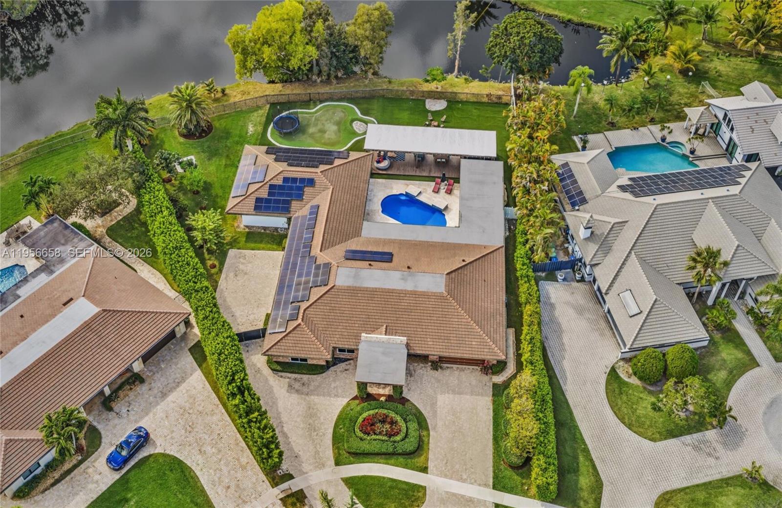 16380 Paddock Ln, Weston FL 33326