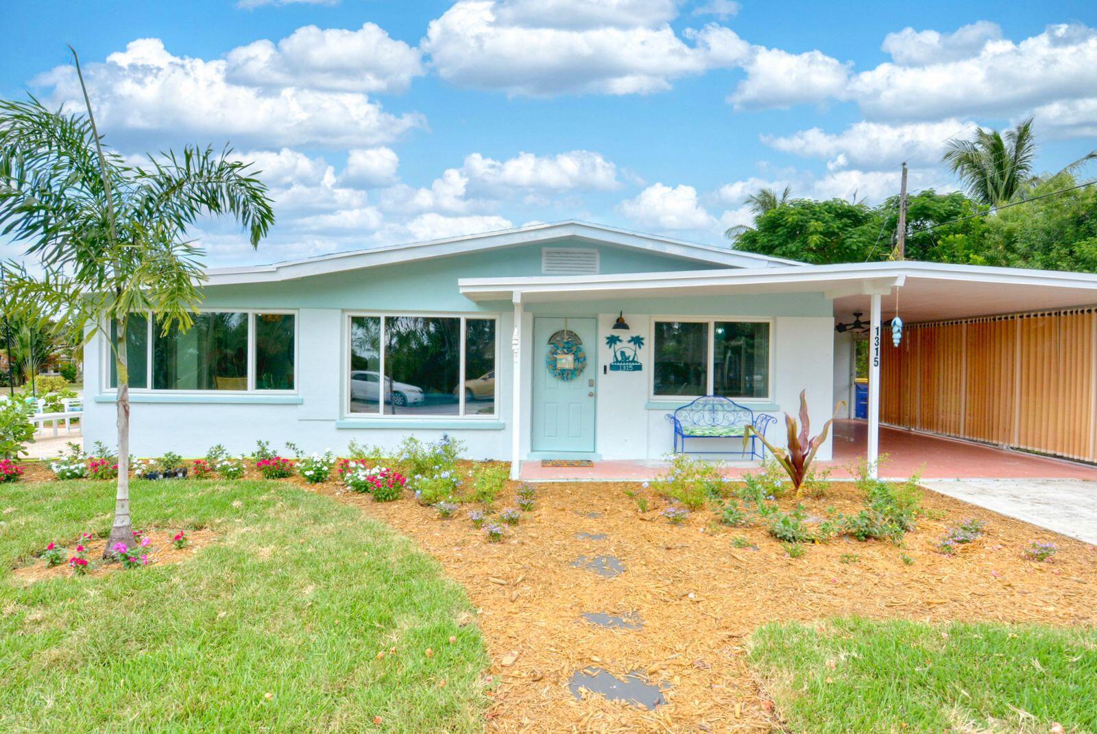 1315 NE Flora Place, Jensen Beach FL 34957