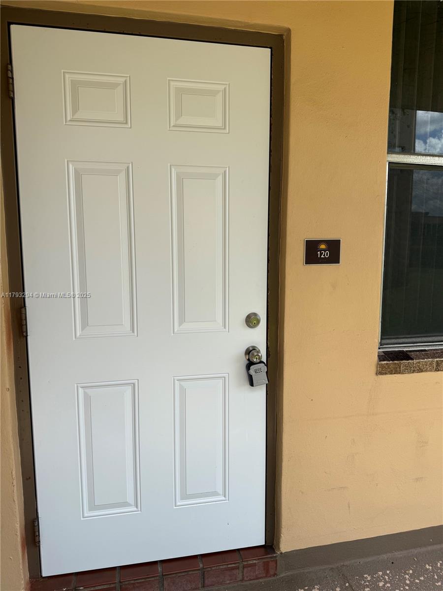 9121 Sunrise Lakes Blvd # 120, Sunrise FL 33322