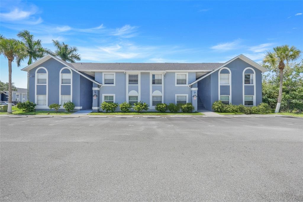 4226 PERSHING POINTE PLACE UNIT 5