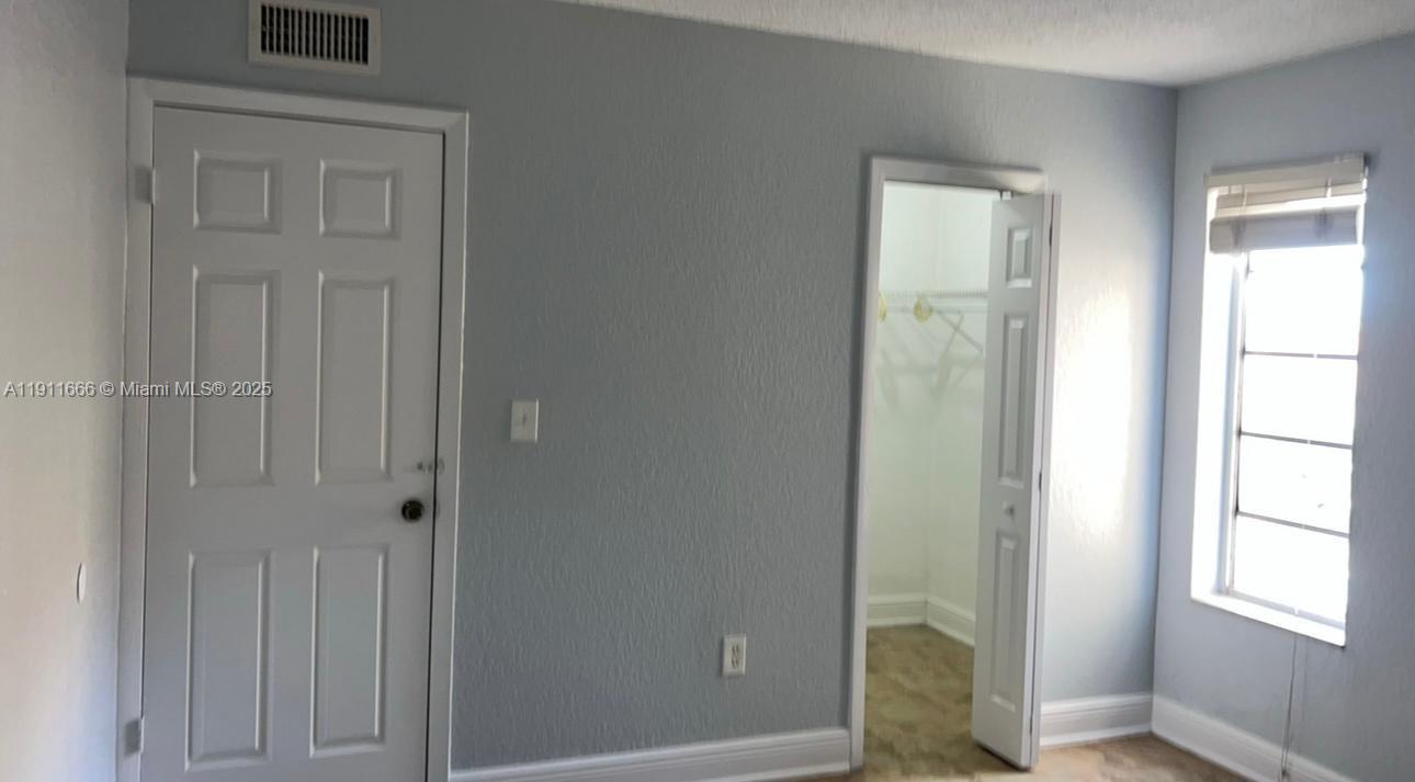 575 W 69th St # 208, Hialeah FL 33014