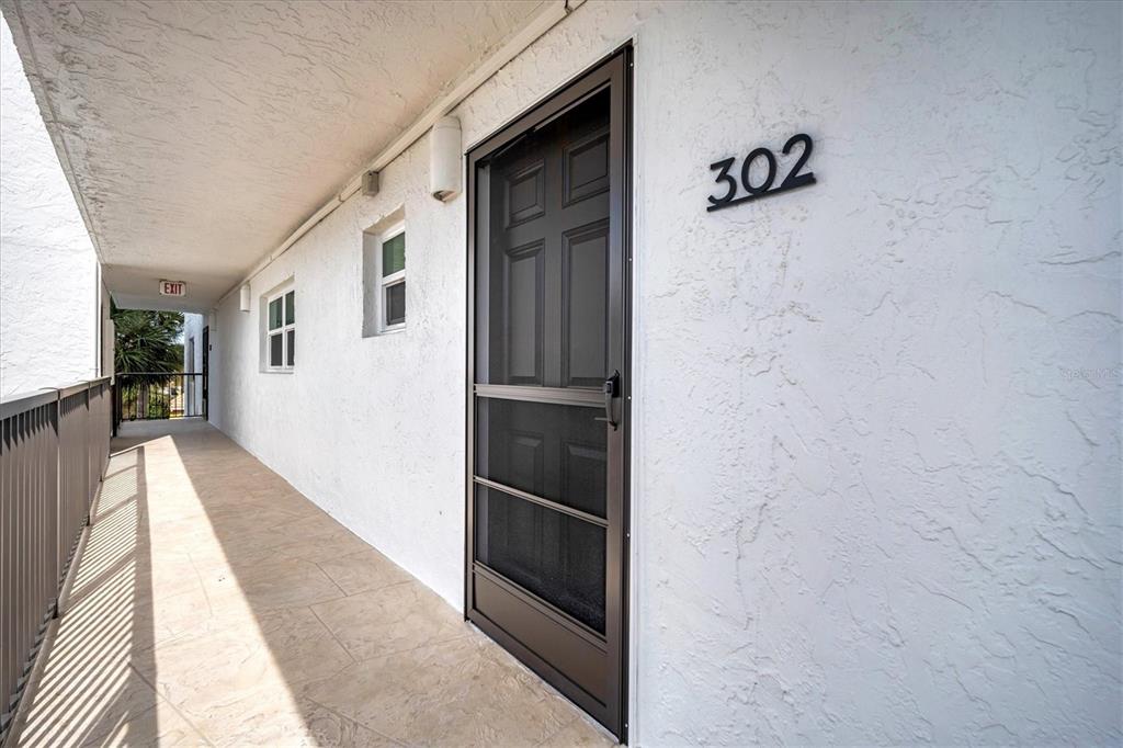 9393 MIDNIGHT PASS ROAD UNIT 302, SARASOTA, FL — photo 4 of 30