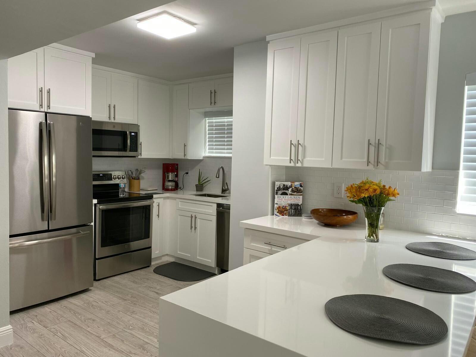 1750 NE 191st Street # 4, Miami FL 33179