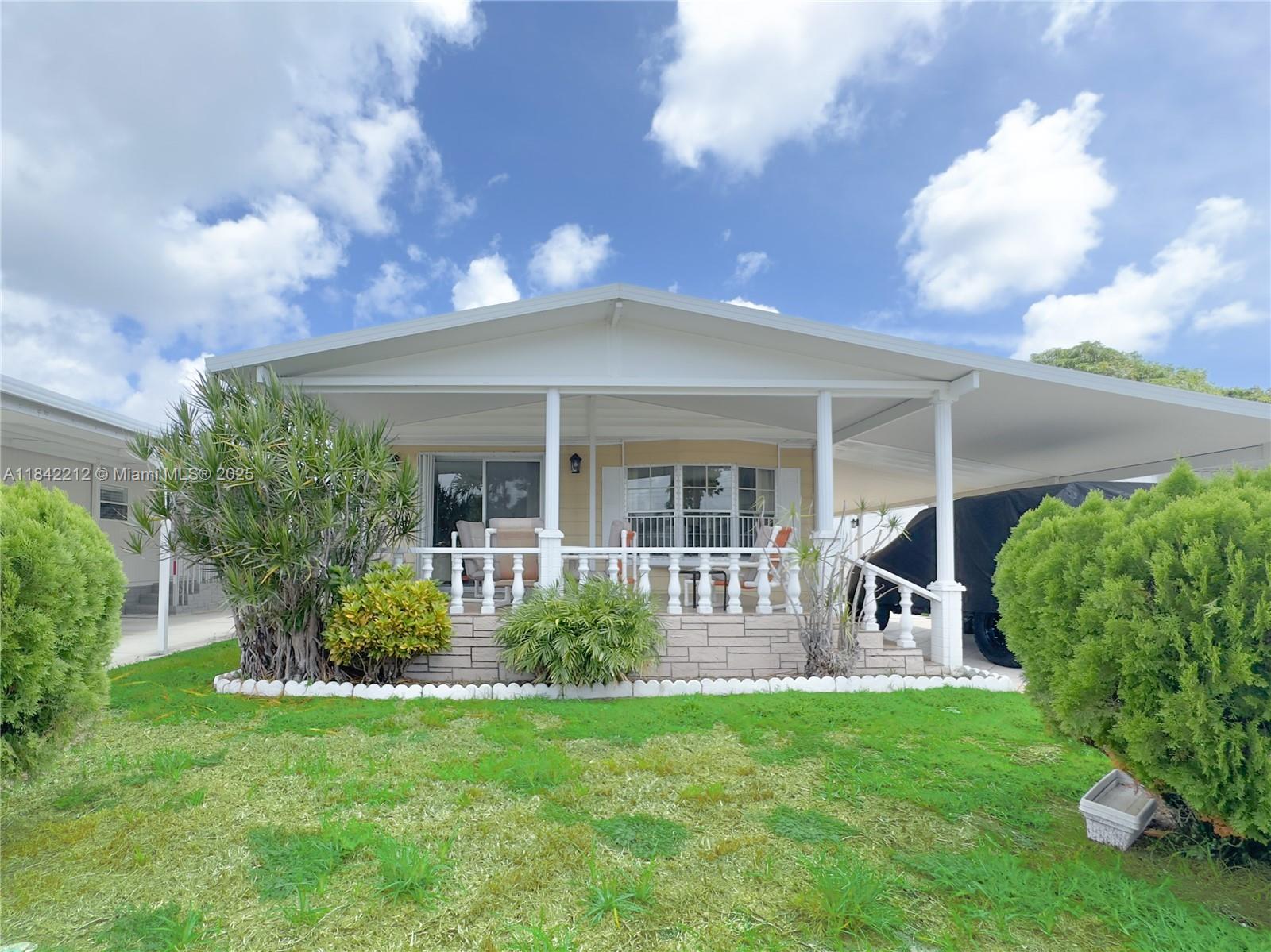 2431 SW 53rd St, Dania Beach FL 33312