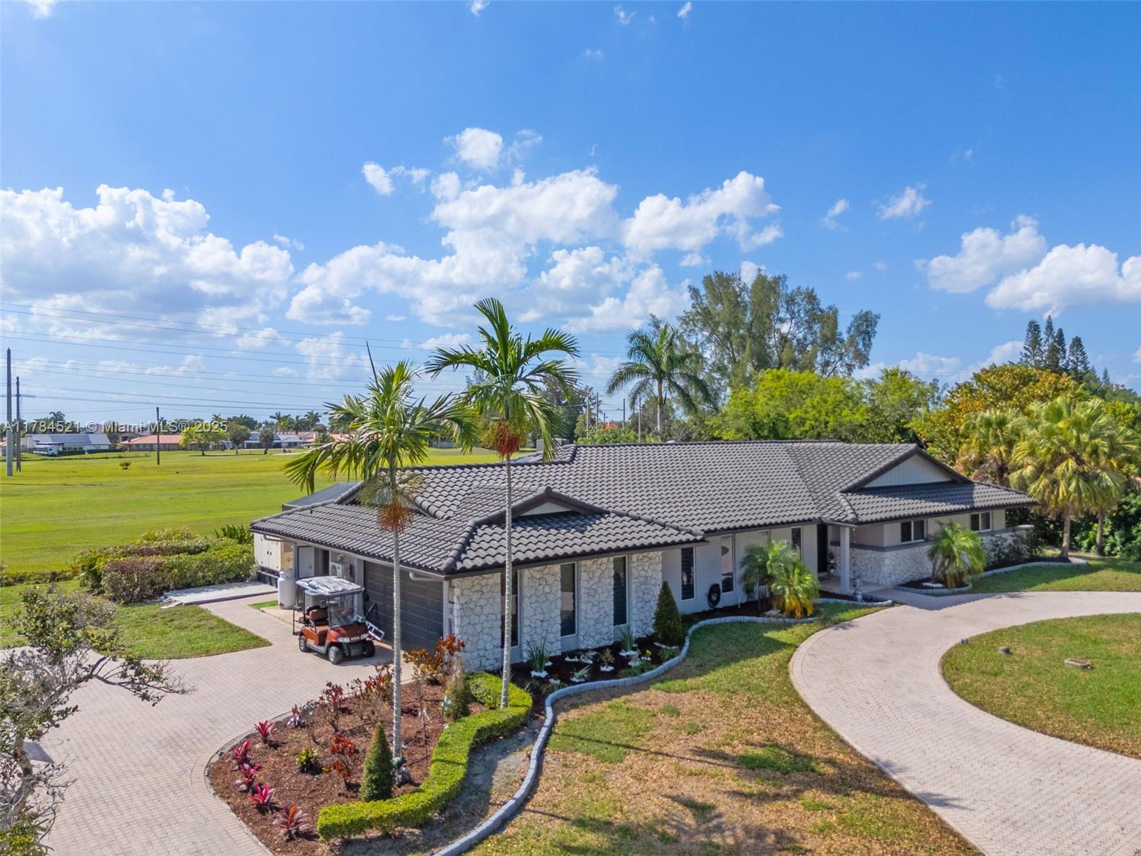 19640 W Saint Andrews Dr, Hialeah FL 33015