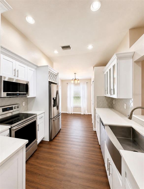 5541 DARK STAR LOOP, WESLEY CHAPEL, FL — photo 2 of 9