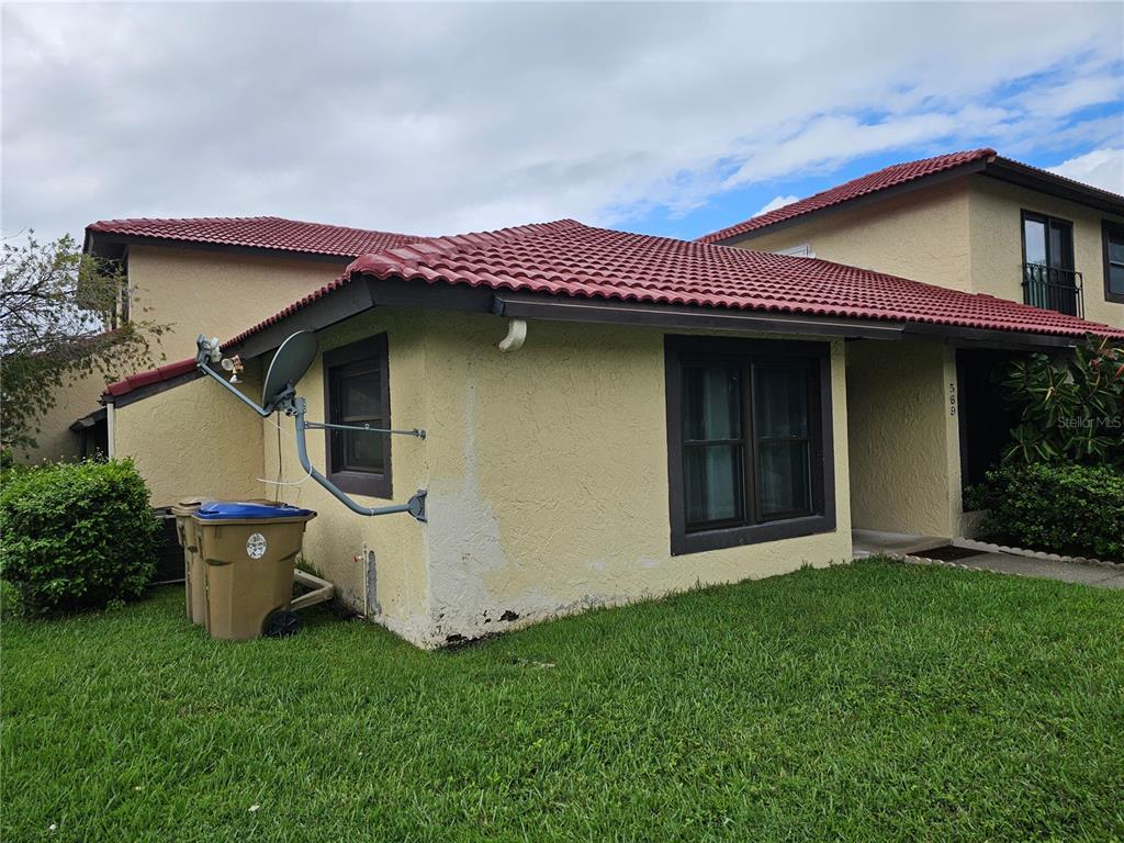 569 HUNTER CIRCLE