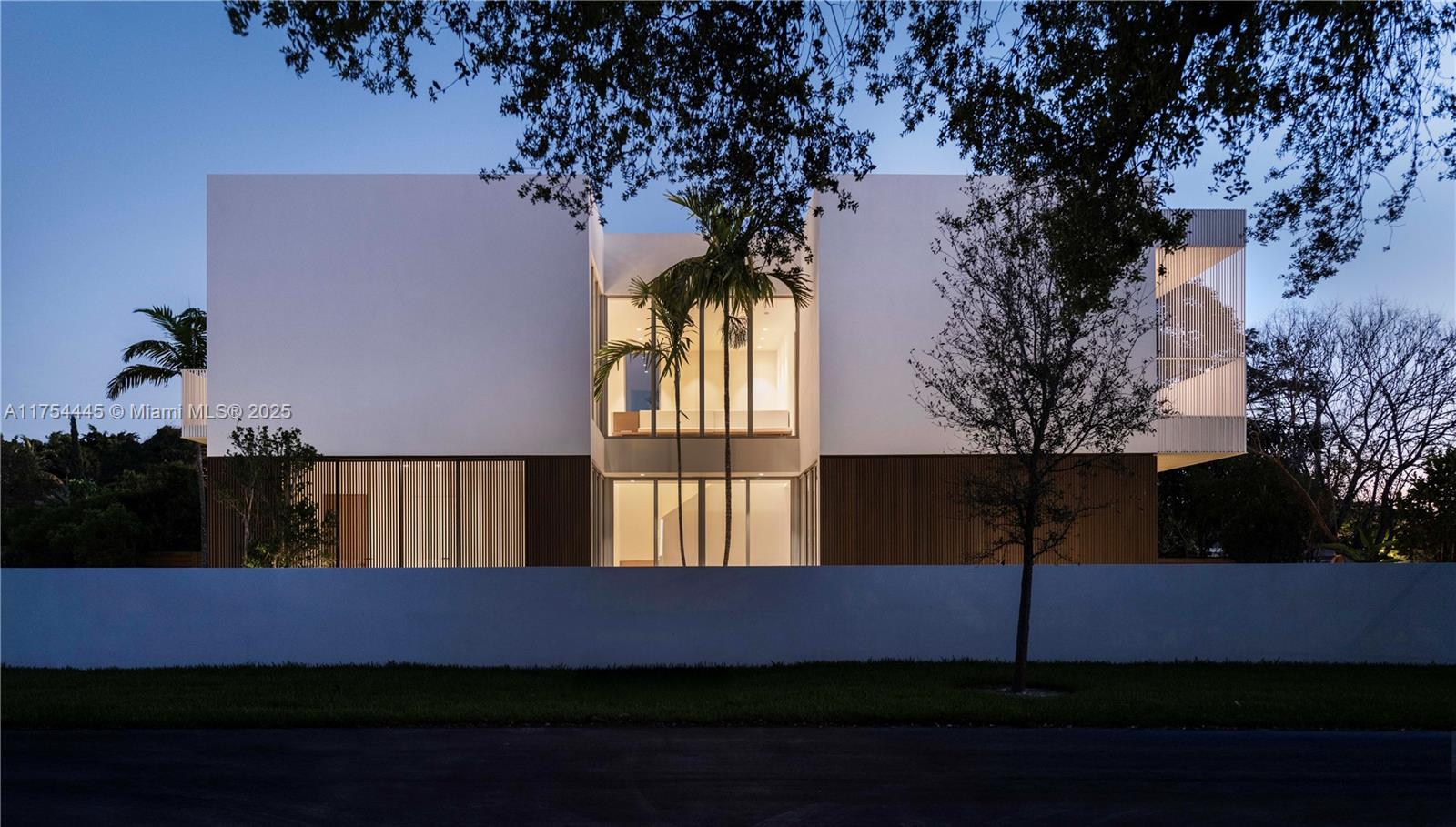 6800 SW 83rd Pl, Miami FL 33143