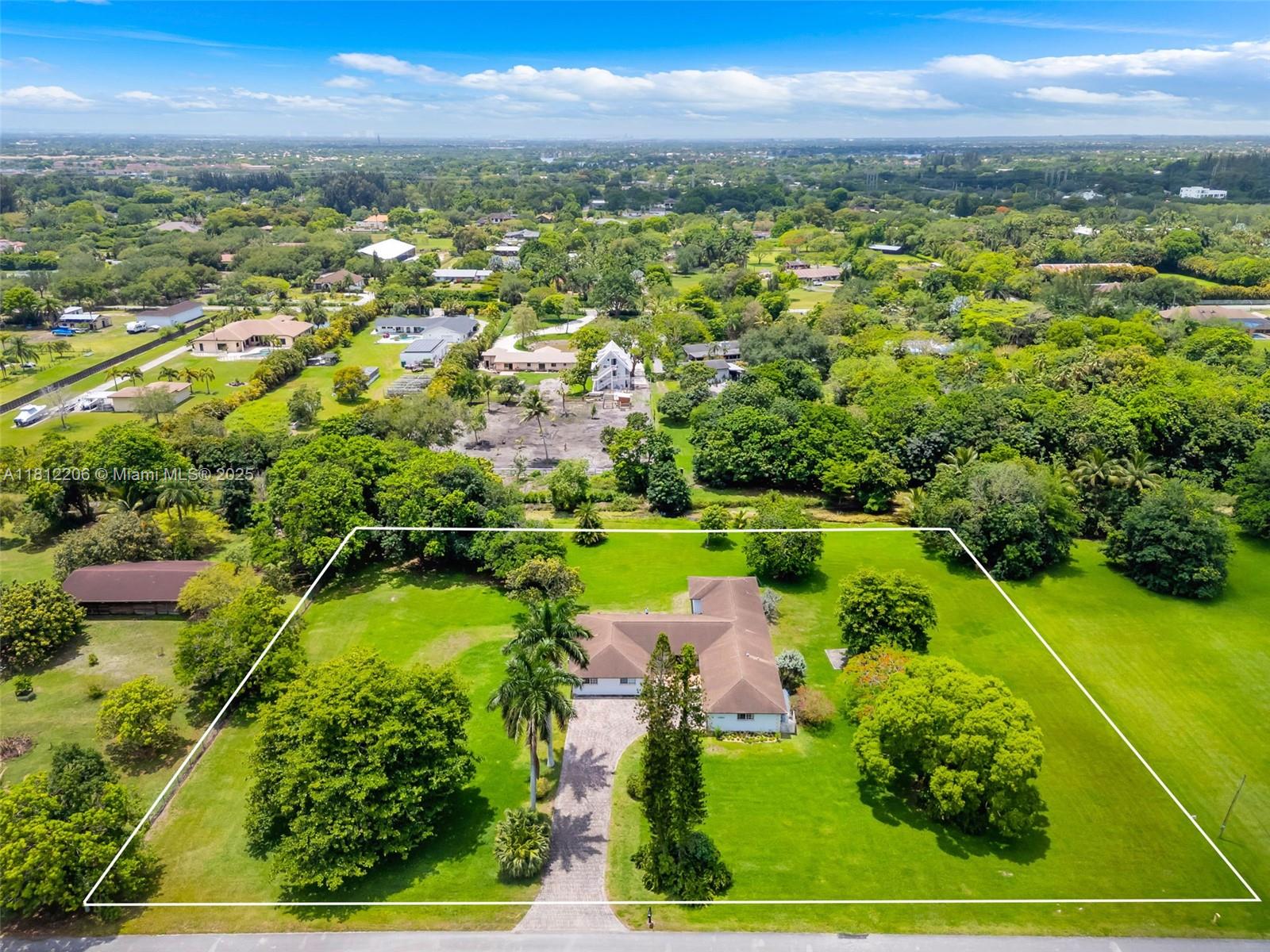 17550 SW 59th Ct, Southwest Ranches FL 33331