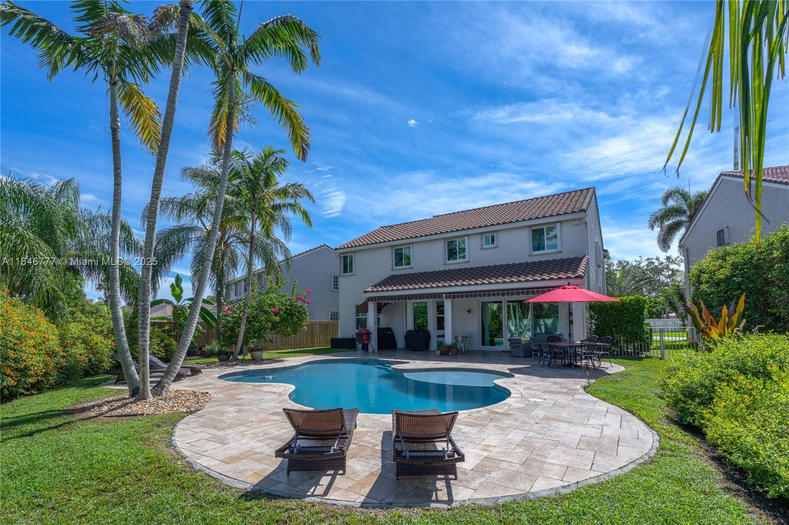 1055 Cedar Falls Dr, Weston FL 33327