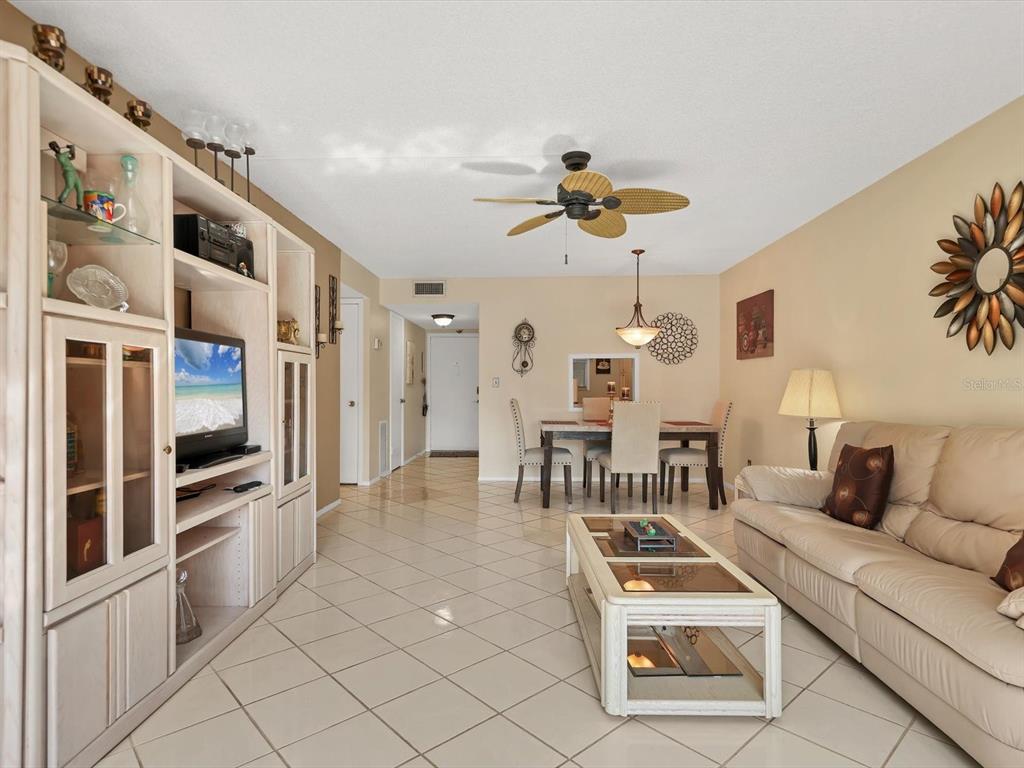 1330 GLEN OAKS DRIVE E UNIT 174D, SARASOTA, FL — photo 4 of 30
