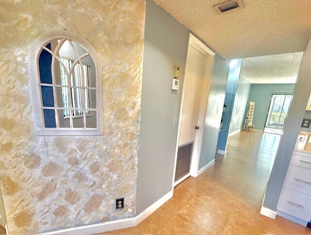 2202 S Cypress Bend Drive # 101, Pompano Beach FL 33069