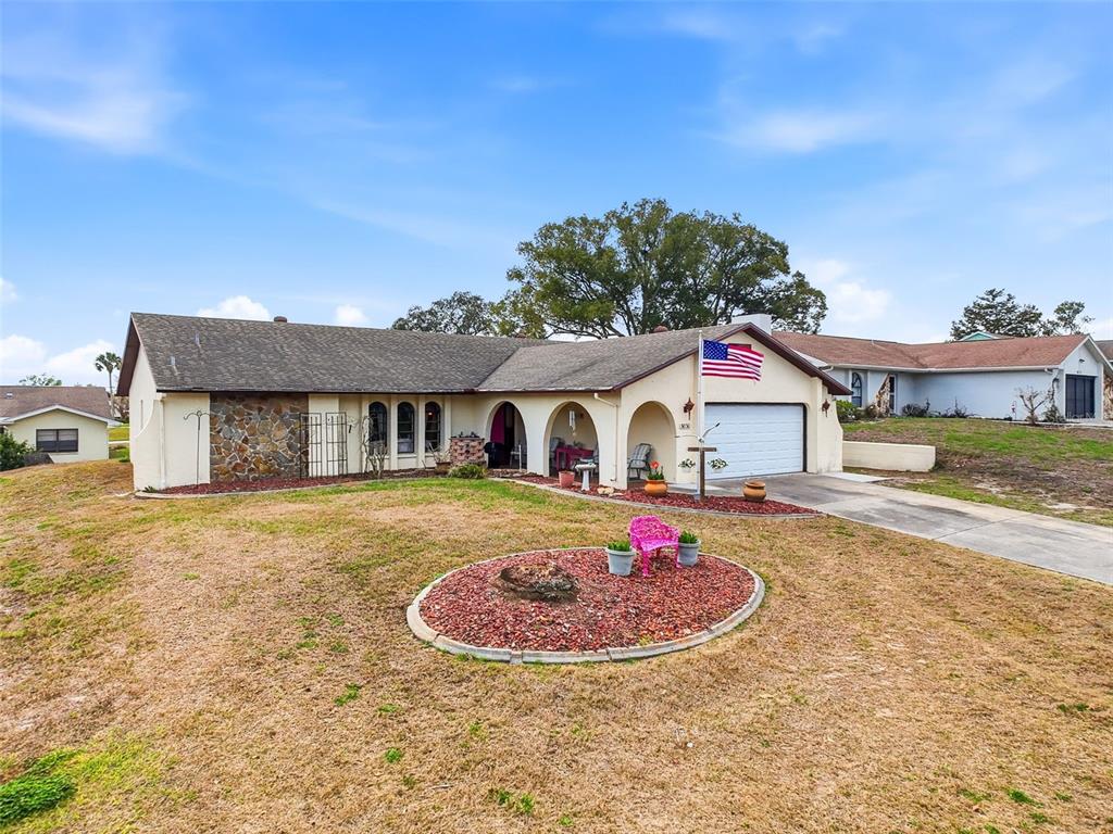 9030 HERNANDO WAY, WEEKI WACHEE, FL — photo 4 of 30