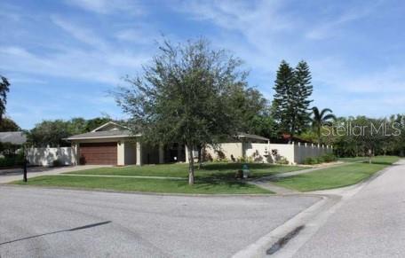 1508 CARROLWOOD DRIVE