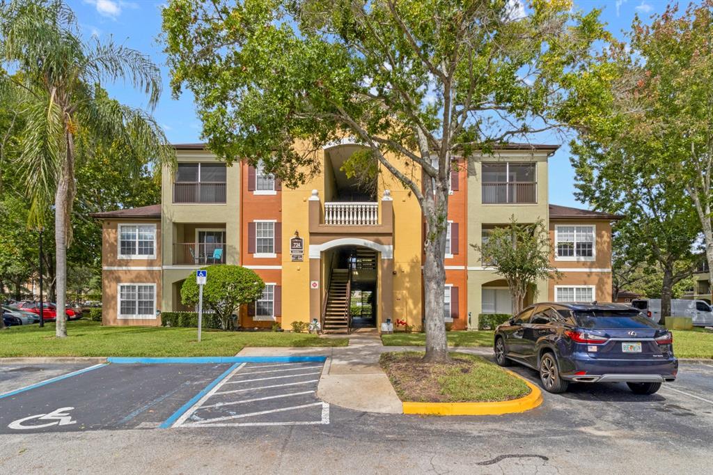 724 CREST PINES DRIVE UNIT 511