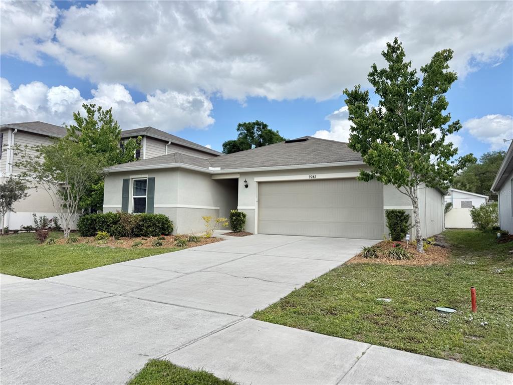 9242 FREEDOM HILL DR, SEFFNER, FL — photo 2 of 30